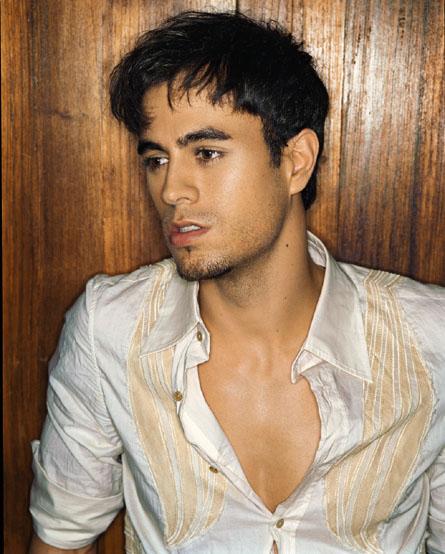 enrique iglesias wallpaper. Rocking Enrique Iglesias