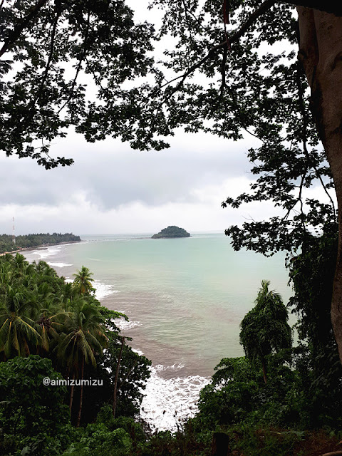 Wisata Pantai Air Manis dari Gunung Padang