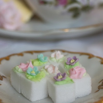 I think these flowered sugar cubes and sparkling champagne glasses will suit