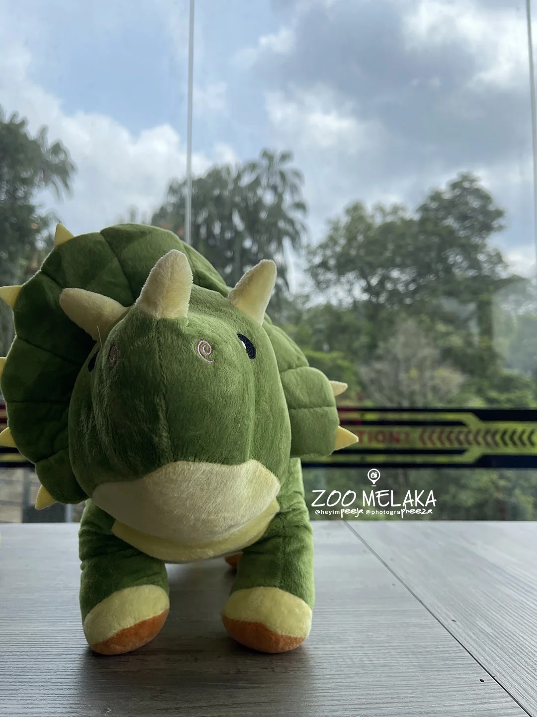 Dinosaur Encounter ZOO Melaka