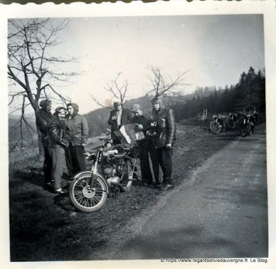 motards en vacances en Auvergne.
