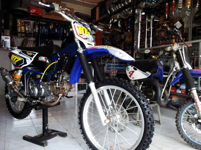 Berikut dibawah ini kumpulan Gambar Trail yamaha jupiter Z grasstrack Modif Frame Terbaru Bebek Modif Trail Jupiter Z Grasstrack