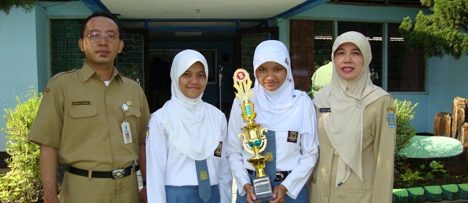 Juara 3 dan 4 pada Engish Speech Contest Hi-Lite UNAIR  Tingkat Jawa Timur 3 Maret 2010