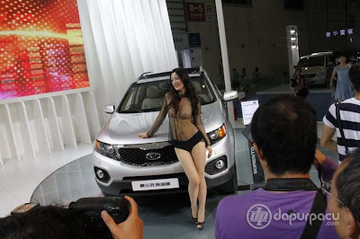 Chengdu Motor Show 2012 Gilrs Yan Yu 10 Foto Sexy SPG Baju Transparan