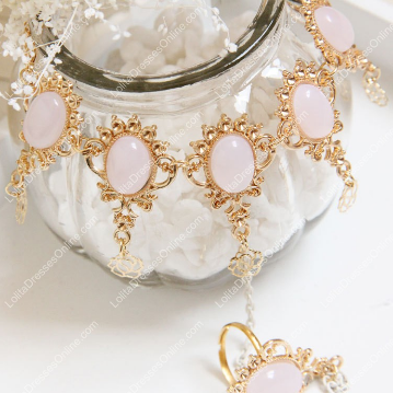 http://www.lolitadressesonline.com/pink-lace-vintage-punk-pearls-rose-lolita-bracelet-p-928.html