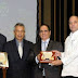 MERECIDÍSIMAS DISTINCIONES RECIBEN LOS CRONISTAS DEPORTIVOS HÉCTOR J. CRUZ Y ROOSEVELT COMARAZAMY