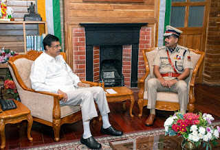 Mizoram's newly appointed Director General of Police (DGP), Shri Anil Shukla, IPS, paid a courtesy visit to Governor Dr Hari Babu Kambhampati at Raj Bhavan today. The meeting was focused on establishing a positive working relationship between the state police and the governor's office