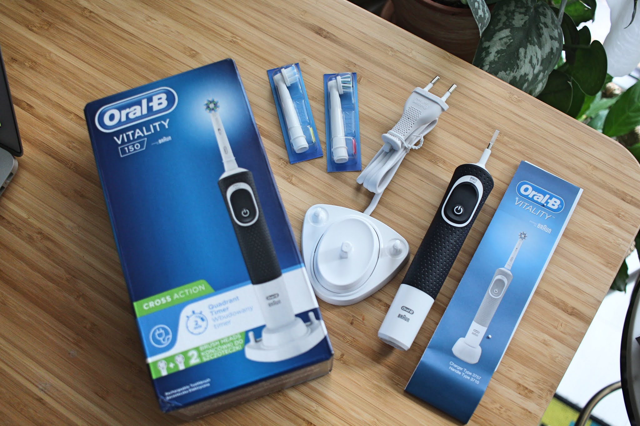 Szczoteczka Oral B Vitality 150 Cross Action D100.424.1 Black