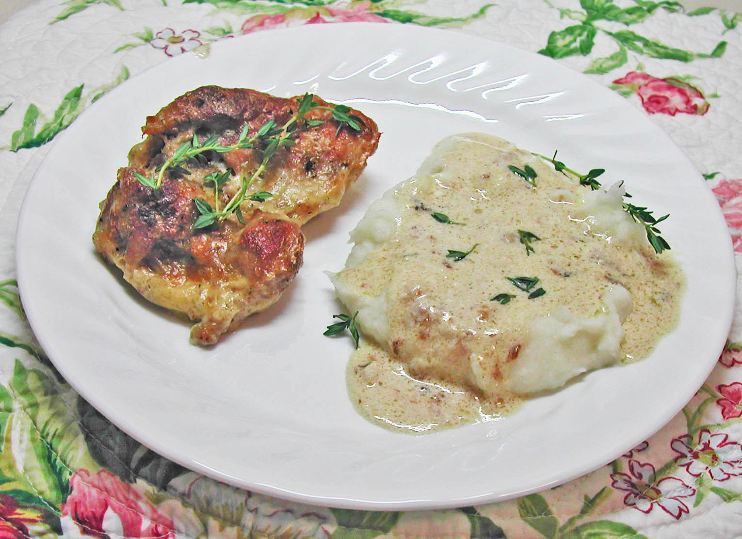 The Iowa Housewife: Chicken Baked In Cream