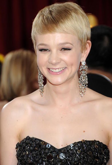 pearl and diamond chandelier earrings. Carey Mulligan Diamond