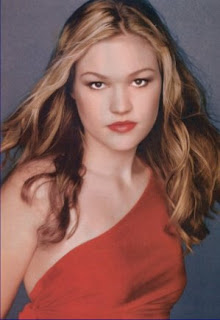 Julia Stiles Hairstyle Photo Gallery - Celebrity Hairstyle Ideas for 2011