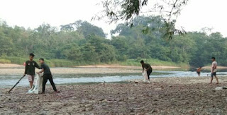 Komunitas Penjelajah Alam Borneo Gelar Baksos di Sungai Tebaung