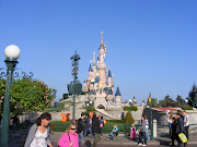 We just had an awesome time at Disneyland Paris! (disney vaca )