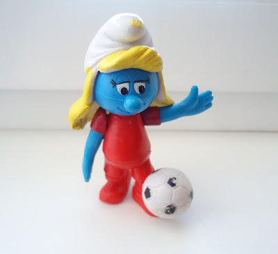 Smurfette Football Player Figure Figurine