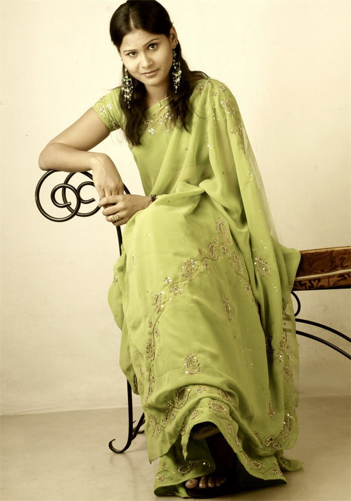 tamil actress madhu hot saree photos+123actressphotosgallery.com