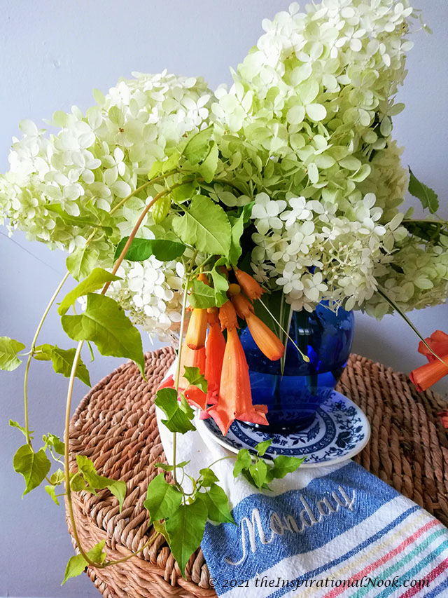 Fresh cut flower arrangements, fresh floral arrangements, fresh flower centerpieces, fresh arrangement, real flower arrangements,  vase  arrangements, white hydrangea arrangement, White hydrangeas in blue vase, white hydrangea flower arrangement, white hydrangea floral arrangement, Monday Morning Blooms