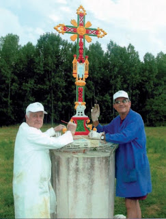 Croix peinte par Jean Couppé et Roland Rousvoal