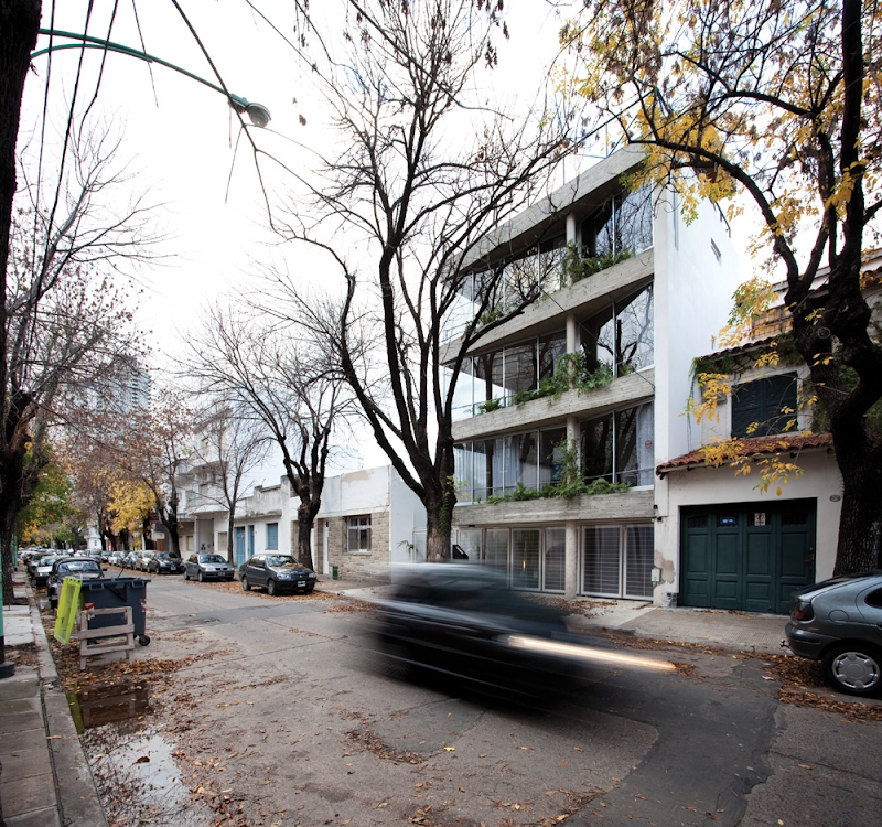 R2b1/CS - Joaquín Sánchez Gómez Estudio + Silvana Parentella Arquitecta