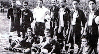 F. C. BARCELONA - Barcelona, España - Temporada 1922-23 - Sancho, Torralba, Pascual, Carulla, Samitier, Alcántara, Sagi; Martí, Piera, Planas y Surroca - Subcampeón de Cataluña, el Barsa acusa la baja de Zamora y la posterior de Sancho