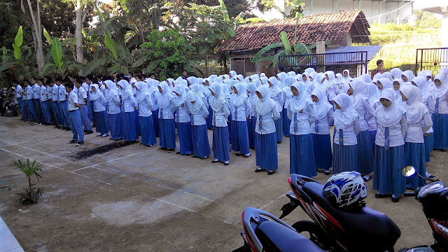 MK Bustanul Ulum - Apel Pagi Setiap Dua Minggu Sekali, SMK Bustanul Ulum sudah melaksanakan apel pagi setiap hari senin dan dua minggu sekali.