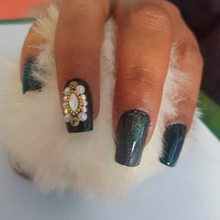 Unhas de fibra de vidro decorada