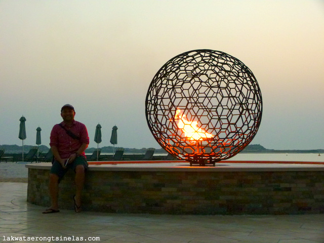 THE FIVE-STAR FOUR SEASONS RESORT DUBAI AT JUMEIRAH BEACH