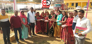 Media KesariNawalgarh (Jhunjhunu)नवलगढ़ (झुंझुनू) :- मोरारका फाउंडेशन ( Morarka Foundation) के तत्वावधान में 27वें शेखावाटी उत्सव ( 27th Shekhawati Utsav) के तहत गुरुवार को अतिथियों ने रंगबिरंगे गुब्बारे आसमान में छोडक़र ग्रामीण खेलकूद प्रतियोगिताओं का उद्घाटन किया। इसी के साथ विभिन्न खेलकूद प्रतियोगिताओं का आगाज हुआ।नगरपालिका चेयरमैन शोयब खत्री ने कहा कि शेखावाटी उत्सव नवलगढ़ की शान है।