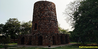 Chor Minar at Hauz Khash