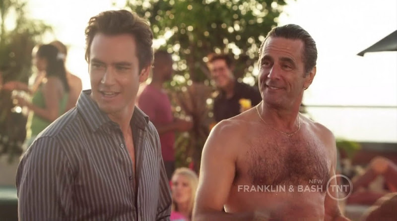 Robin Thomas Shirtless in Franklin and Bash s1e03