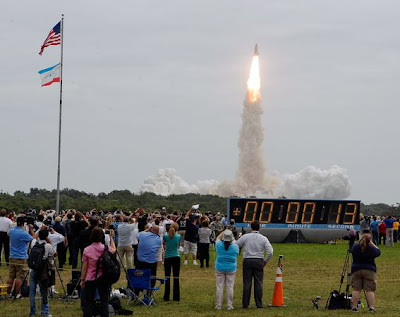 Atlantis Space Shuttle Last Launch By NASA 2011 by cool wallpapers