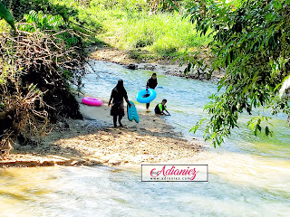 Campsite Dusun Pak Abu, Hulu Rening | Sangat puas hati bila anak-anak dapat mandi-manda di sungai