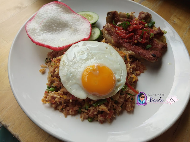 MENIKMATI INDOMIE DI INDOBOWL CAFE