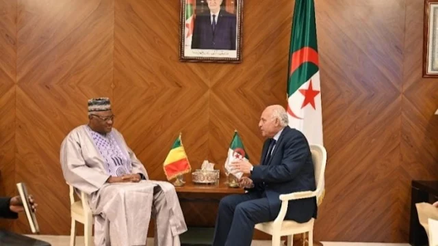 مالي تستدعي السفير الجزائري