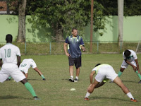 Ditinggal Djajang Nurdjaman, Sahari Gultom Pimpin Latihan PSMS