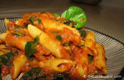 Penne Pasta with Spinach & Homemade Pasta Sauce