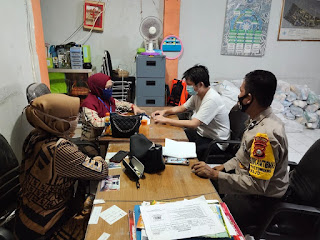Cegah Covid-19, Bhabinkamtibmas Pattunuang Koordinasi Dengan Lurah