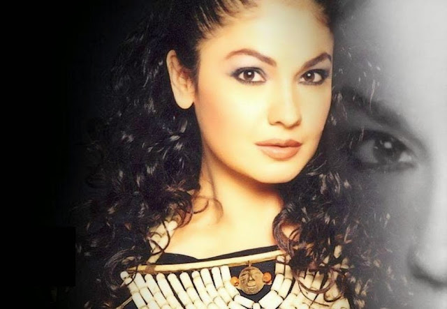 Pooja Bhatt Hd Wallpapers Free Download