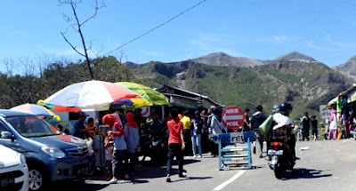 jalan menuju gunung kelud kediri