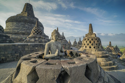 KEUNIKAN CANDI BOROBUDUR