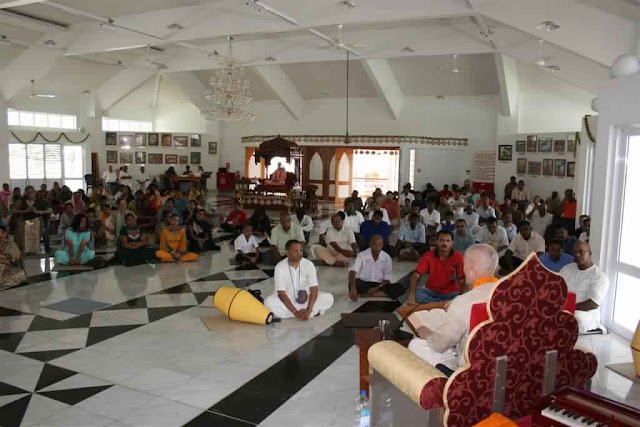 Sankarshan Das expounds the Krishna science at Suva, Fiji