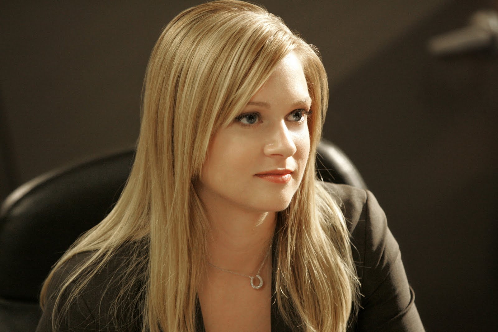 Long Haircuts With Side Bangs For Straight Hair Sexy AJ Cook