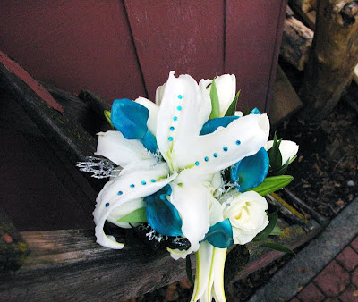 turquoise wedding flowers