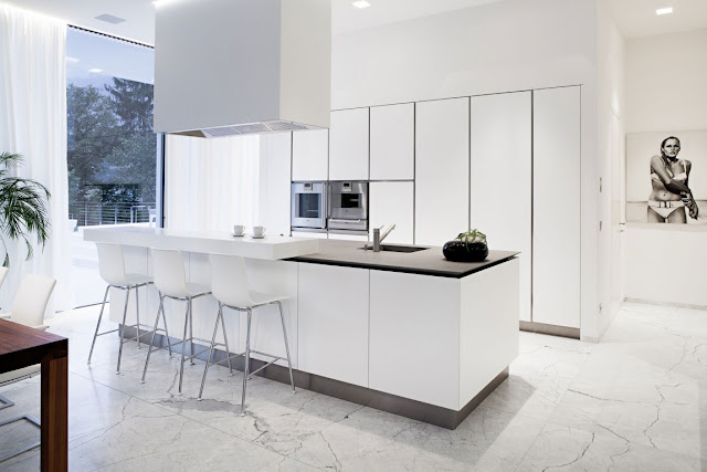 White minimal kitchen