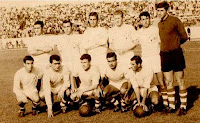 REAL CLUB CELTA DE VIGO.- Vigo, Pontevedra, España.- Temporada 1966-67.- Herminio, Ribón, Quique Costas, Suárez, Céspedes e Ibarreche; Lito, Rivera, Abel, Viñas y Suco.- REAL CLUB CELTA DE VIGO 4 (Susi p.p., Suco II, Abel 2) REAL SOCIEDAD GIMNÁSTICA DE TORRELAVEGA 2 (Gradín, Alciturri) - 25/09/1966 - Liga de 2ª División, Grupo Norte,  jornada 3 - Vigo, Pontevedra, campo de Balaídos - El Celta se clasificó 3º en el Grupo Norte de la 2ª Divsisión. César Rodríguez y Pepe Villar fueron los entrenadores