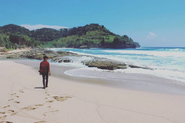 foto bersihnya pantai molang tulungagung jawa timur