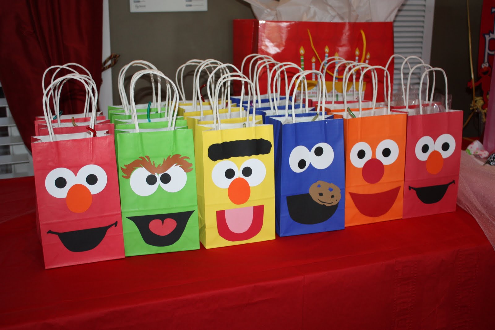 Buggy's Basement: Elmo Birthday Party