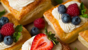 Puff Pastry Fruit Tarts with Ricotta Cream Filling