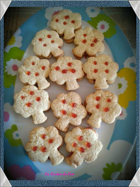 galletas mantequilla con mermelada fresa