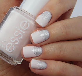 Essie winter 2015 Aprés Chic mit Peak Show Weihnachts Nail Art