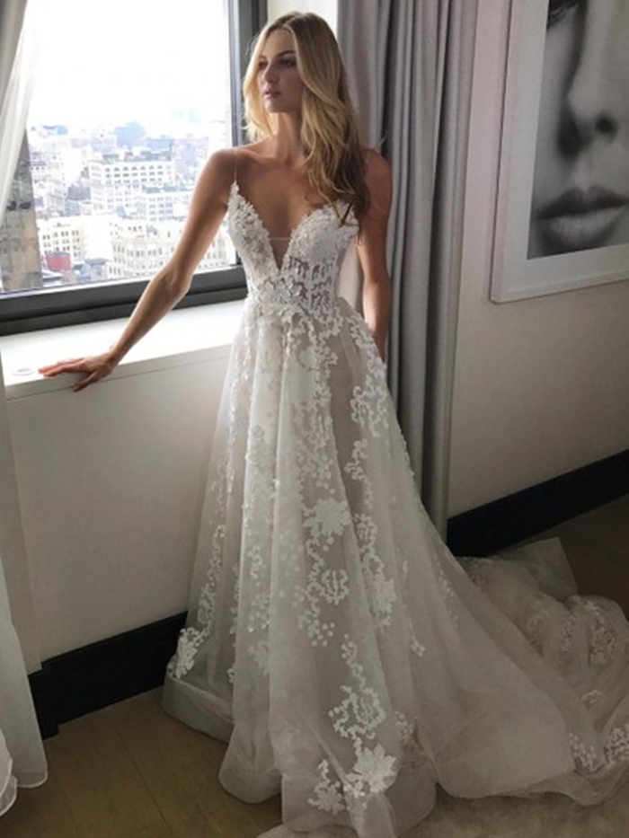 http://uk.millybridal.org/product/tulle-v-neck-a-line-sweep-train-with-appliques-lace-wedding-dresses-ukm00023067-21284.html?utm_source=minipost&utm_medium=2597&utm_campaign=blog